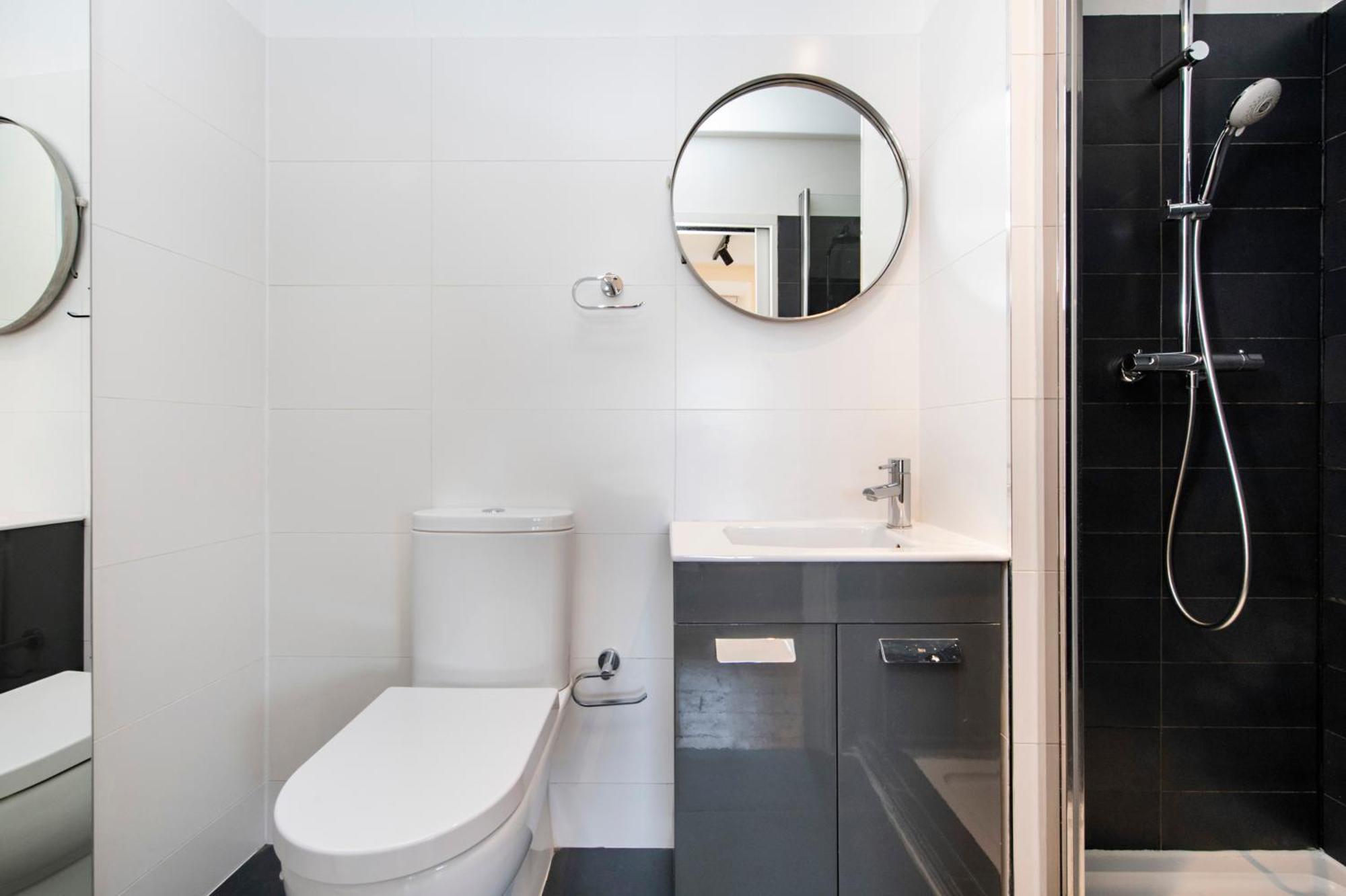 Modern Cosy Serviced 5 Min To Angel Station, 02 Academy Islington, Kings Cross Station, Free Wifi, Tea, Coffee Apartment *